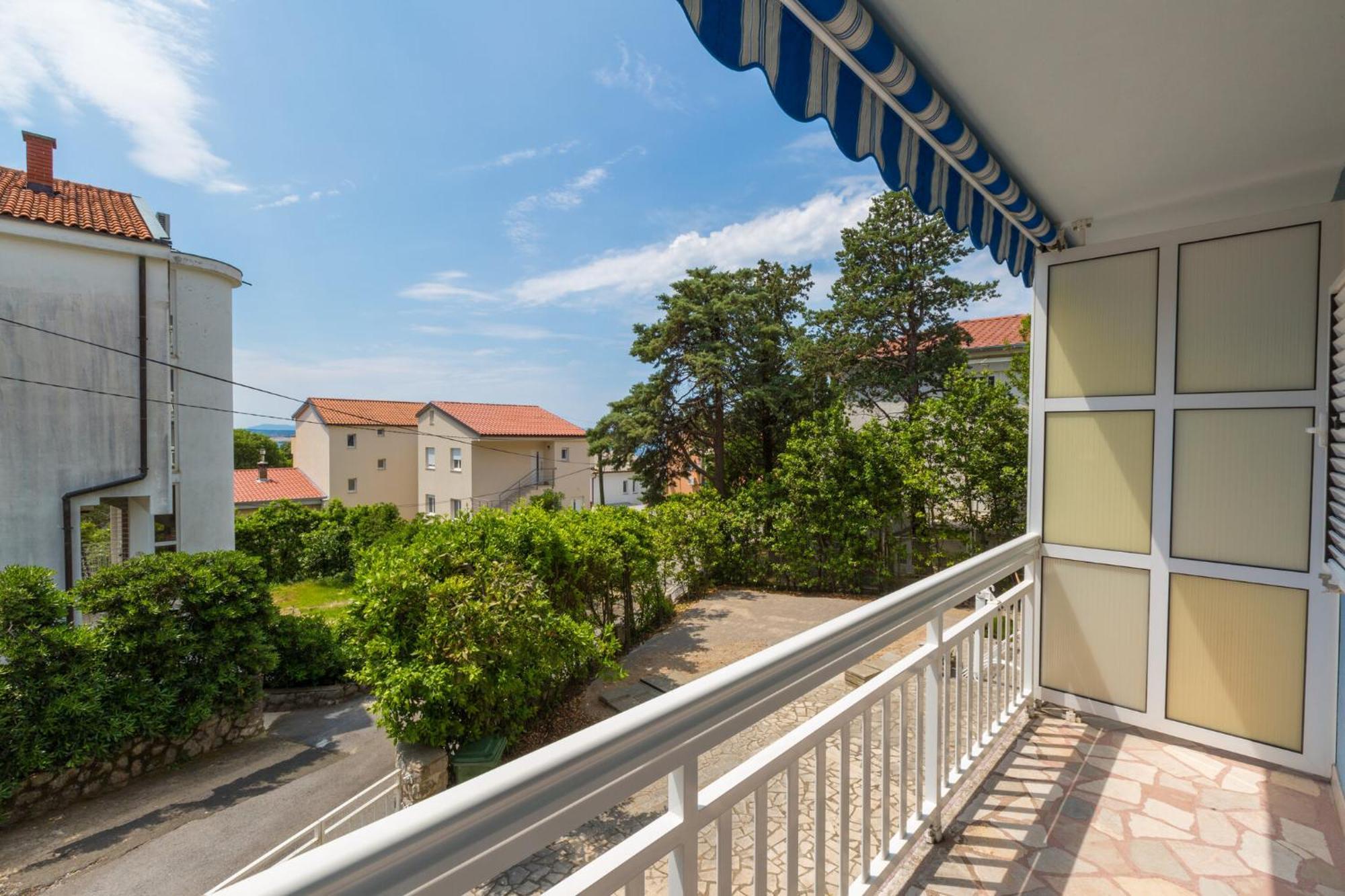 Podvezanec Apartment Dramalj Exterior photo