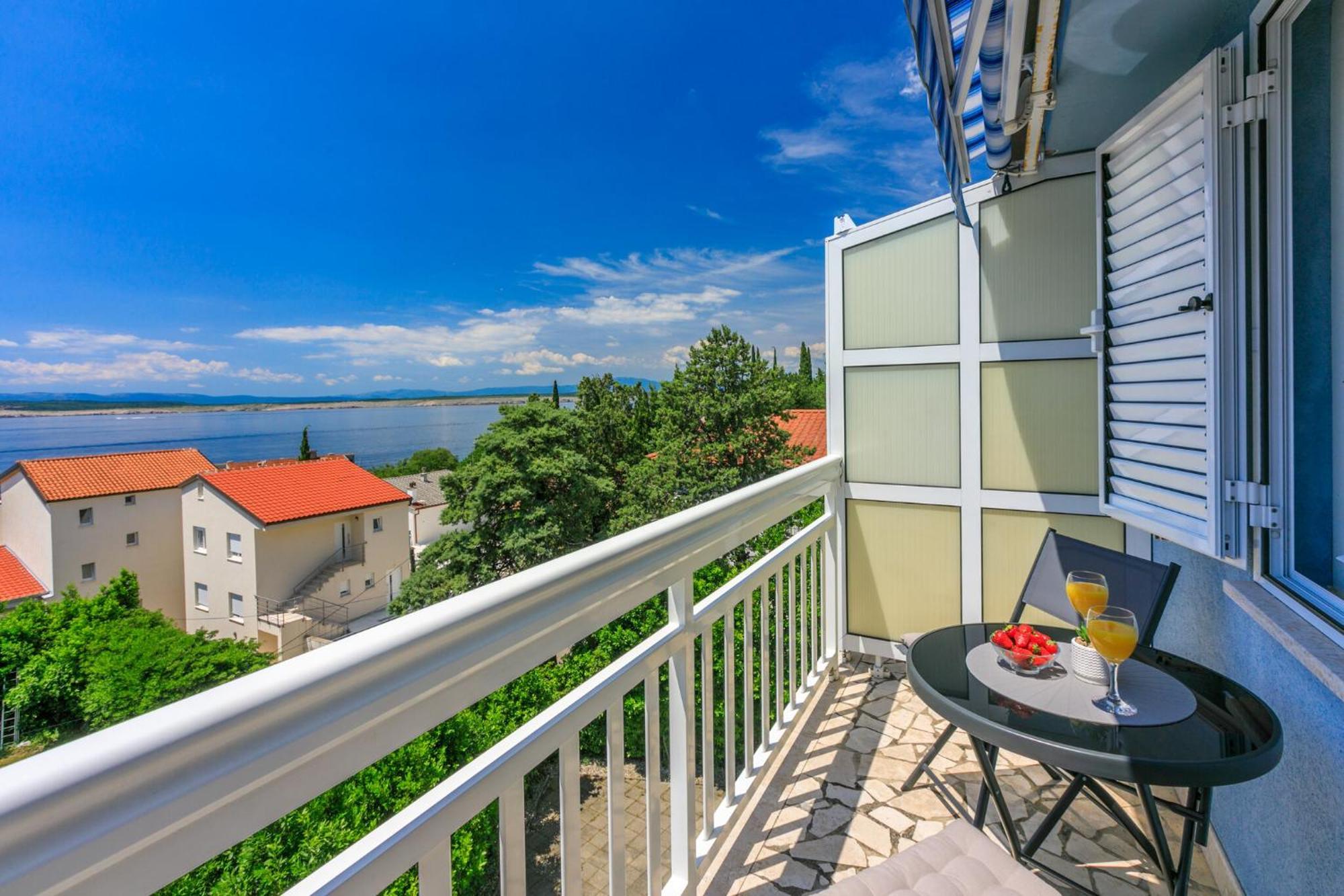 Podvezanec Apartment Dramalj Exterior photo