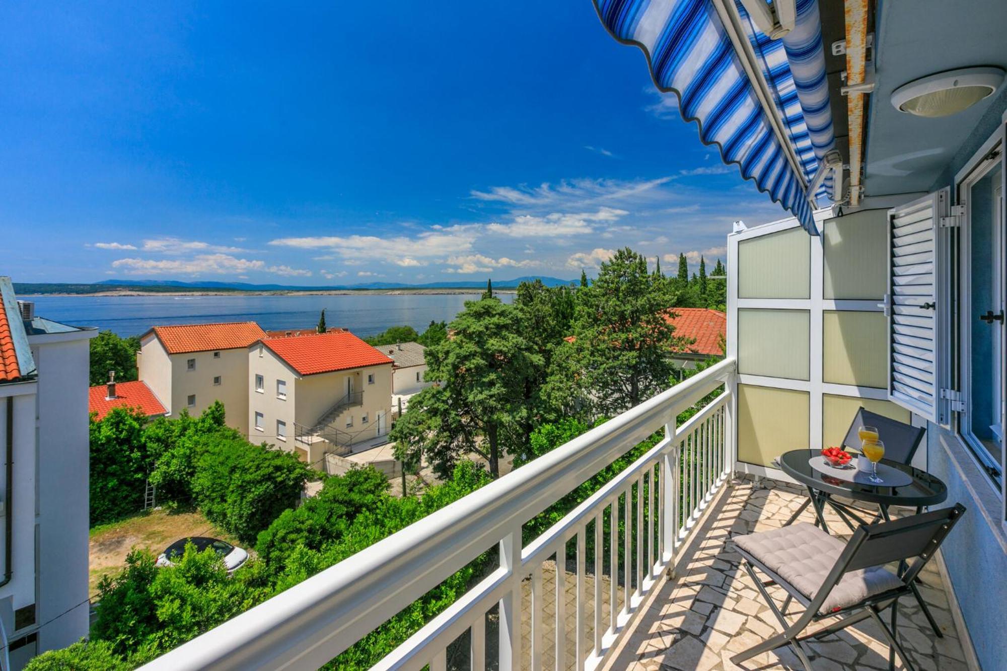 Podvezanec Apartment Dramalj Exterior photo