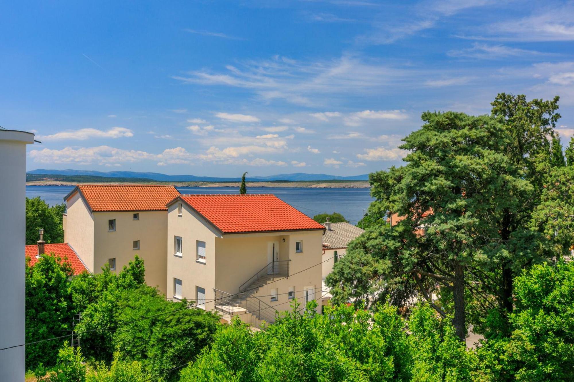 Podvezanec Apartment Dramalj Exterior photo