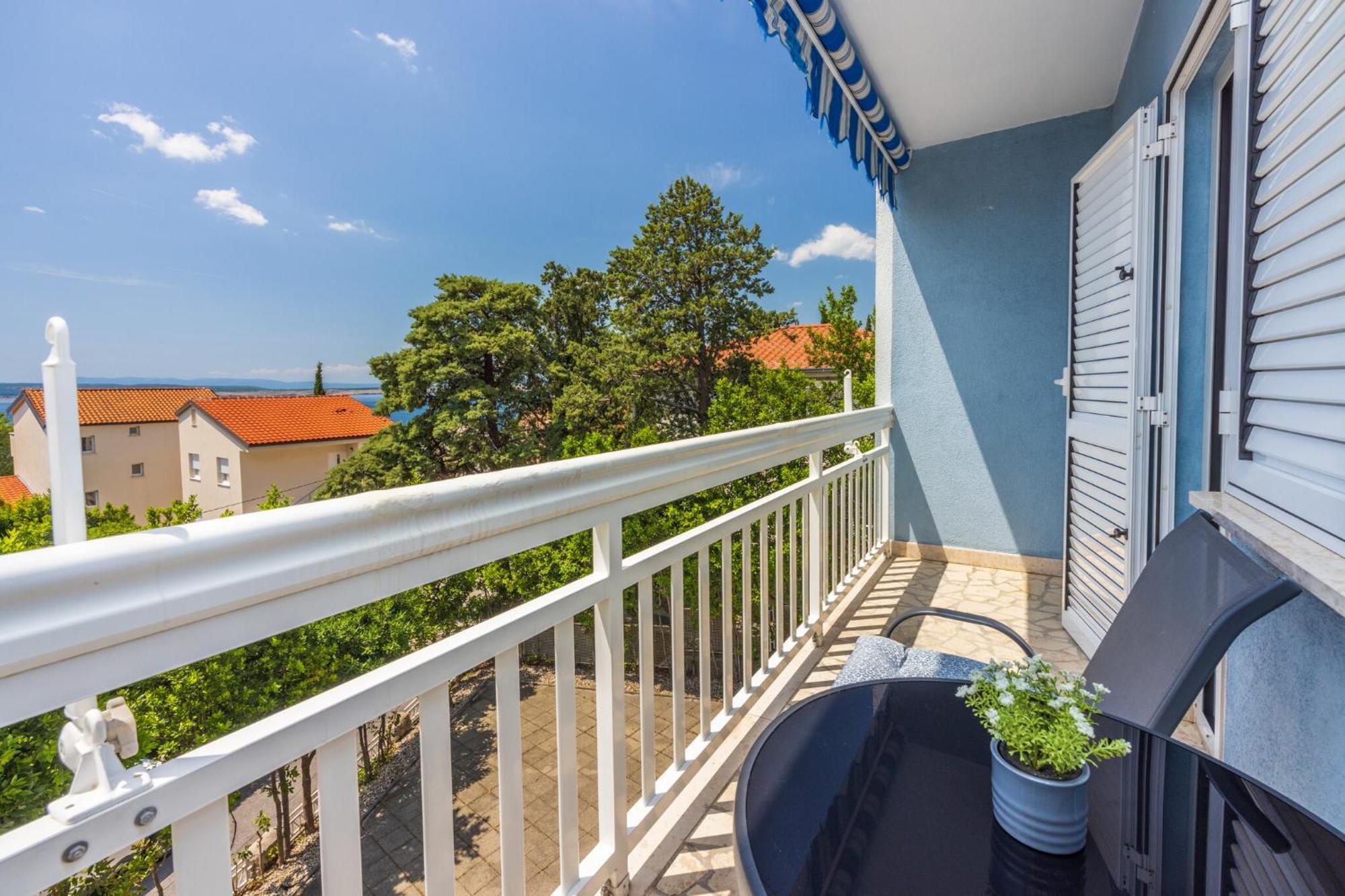 Podvezanec Apartment Dramalj Exterior photo