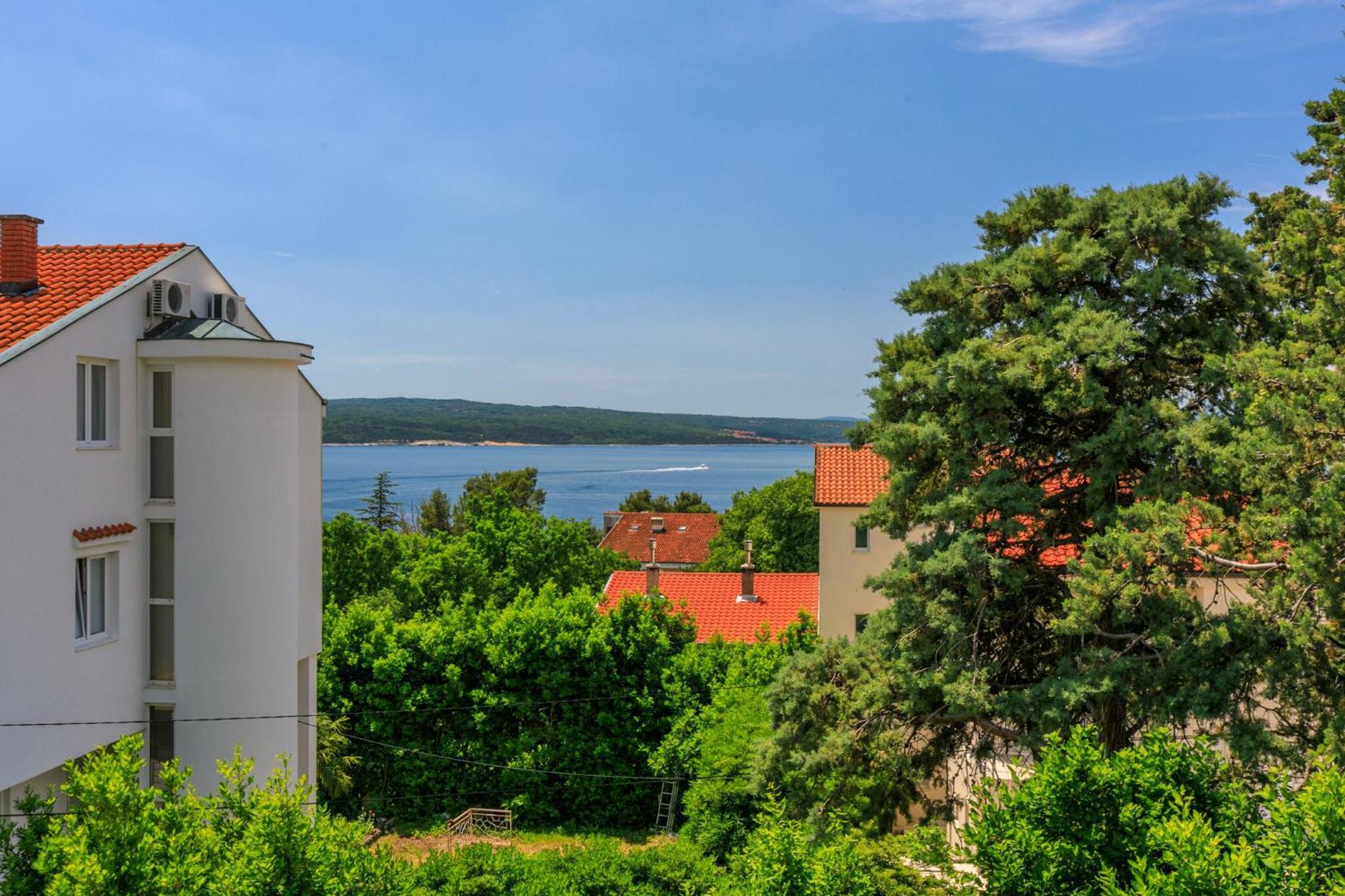 Podvezanec Apartment Dramalj Exterior photo